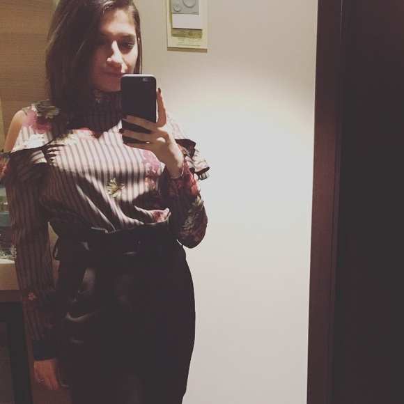 Top - Picture 2 of 7